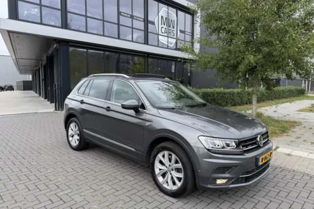 Volkswagen Tiguan (2017) thumbnail 1