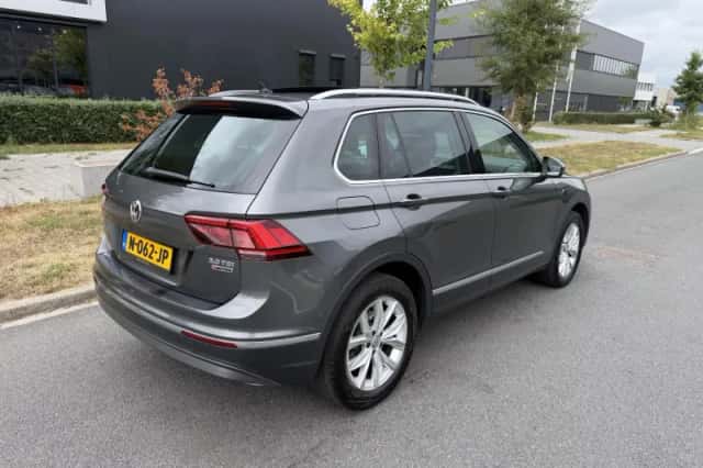 Volkswagen Tiguan (2017) thumbnail 4