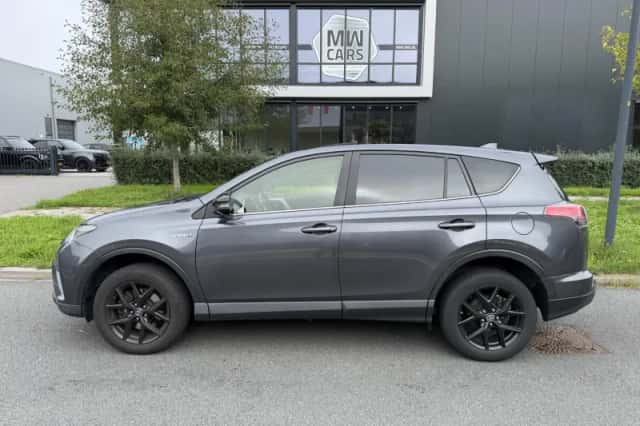 Toyota RAV4 (2018) thumbnail 5