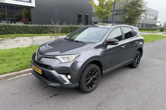Toyota RAV4 (2018) thumbnail 6