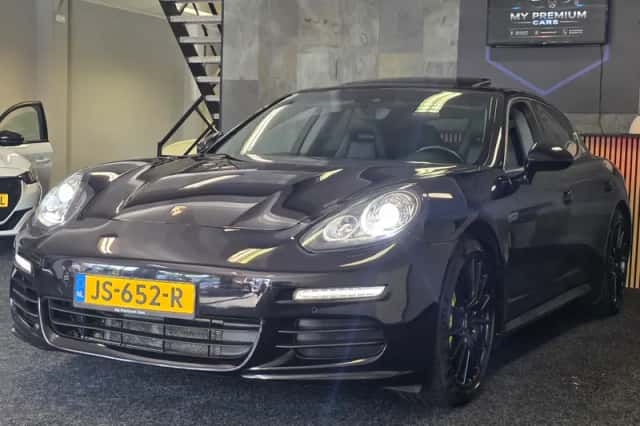 Porsche Panamera (2015) thumbnail 1