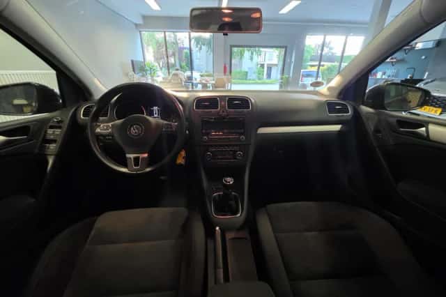 Volkswagen Golf (2012) thumbnail 3