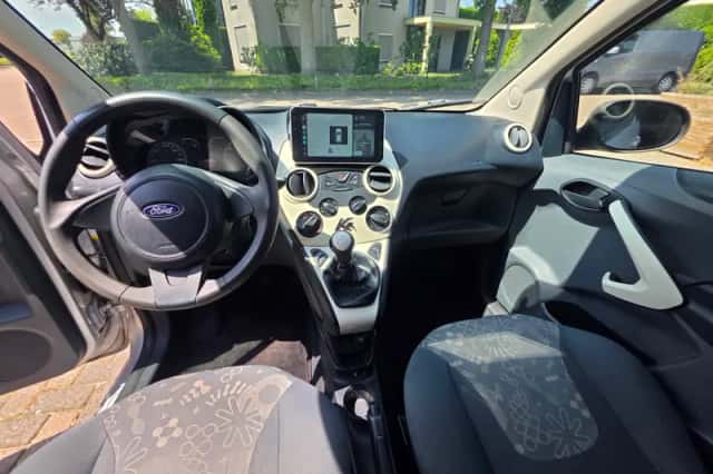 Ford Ka (2011) thumbnail 3