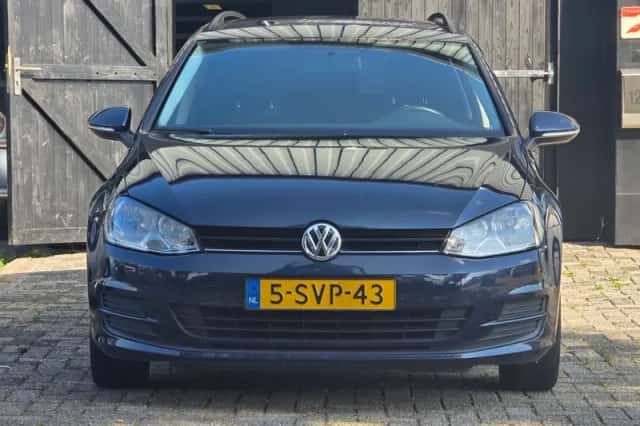 Volkswagen Golf (2014) thumbnail 2
