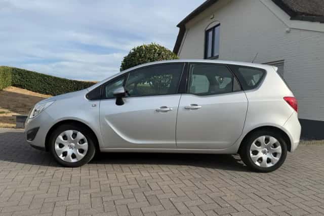 Opel Meriva (2011) thumbnail 2