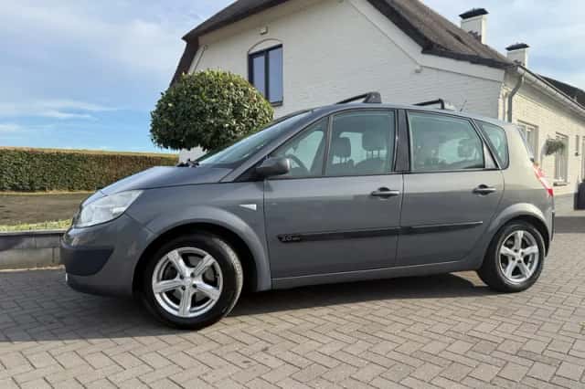 Renault Scénic (2006) thumbnail 1