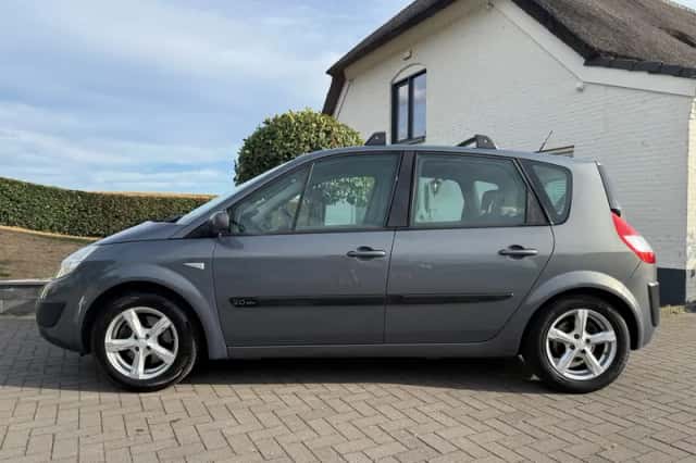 Renault Scénic (2006) thumbnail 2