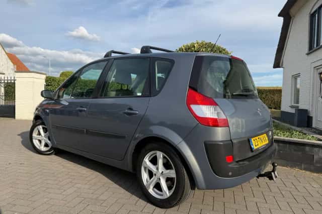 Renault Scénic (2006) thumbnail 3