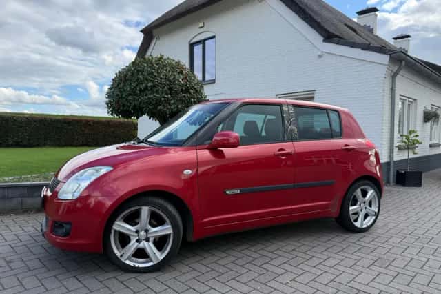 Suzuki Swift (2008) thumbnail 1