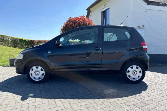 Volkswagen Fox (2008) thumbnail 2