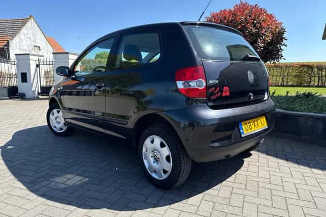 Volkswagen Fox (2008) thumbnail 3