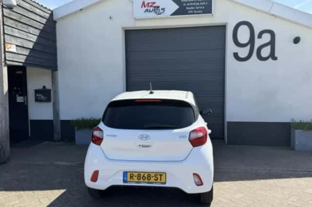 Hyundai i10 (2021) thumbnail 4