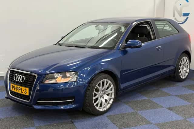 Audi A3 (2011) thumbnail 3