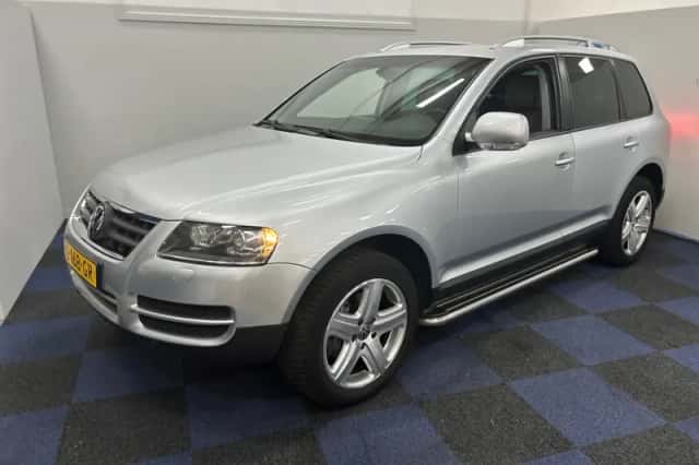 Volkswagen Touareg (2006) thumbnail 1