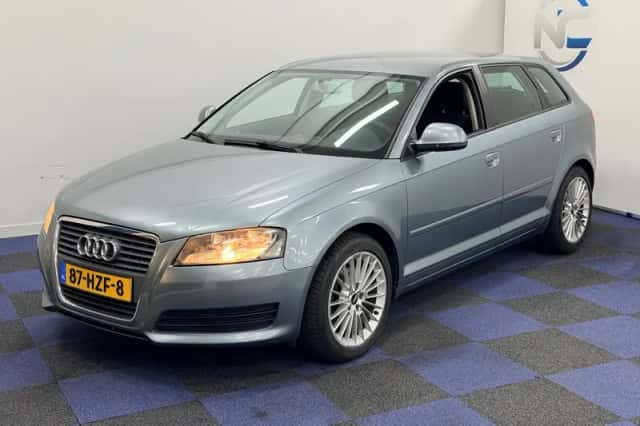 Audi A3 (2009) thumbnail 2