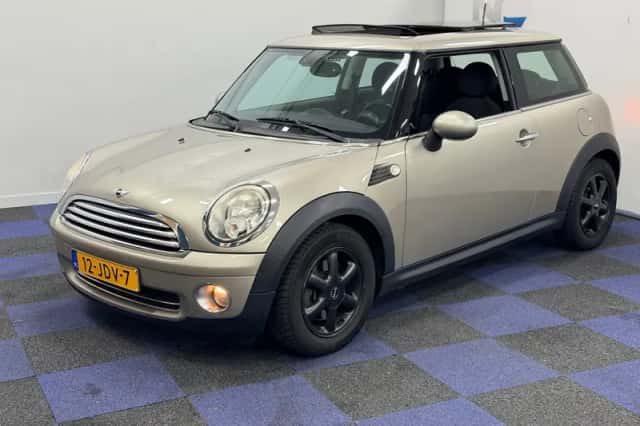 MINI One (2009) thumbnail 2