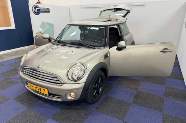 MINI One (2009) thumbnail 4