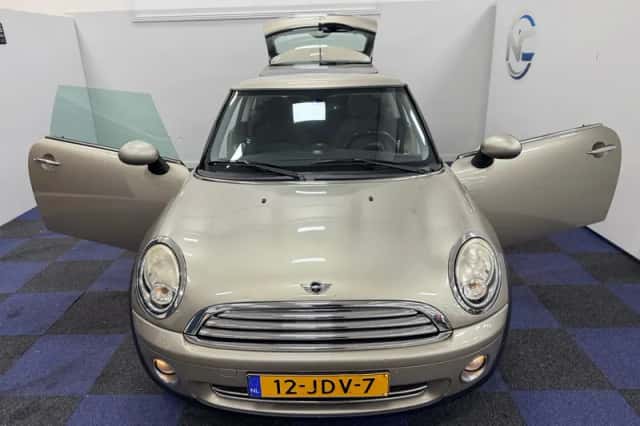 MINI One (2009) thumbnail 5