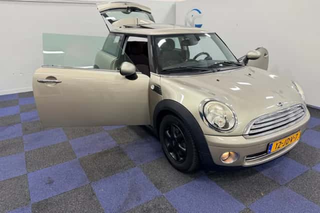 MINI One (2009) thumbnail 6
