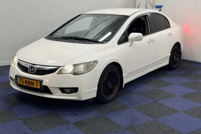 Honda Civic (2011) thumbnail 1