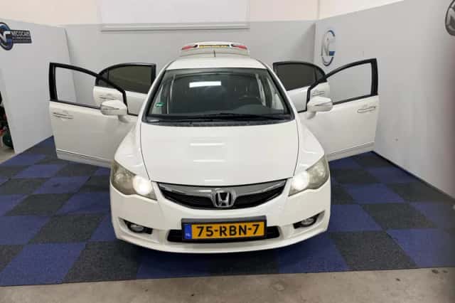 Honda Civic (2011) thumbnail 4