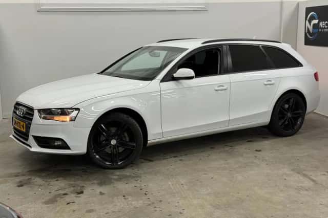 Audi A4 (2012) thumbnail 4