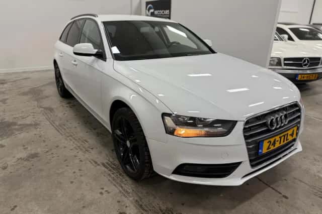 Audi A4 (2012) thumbnail 5