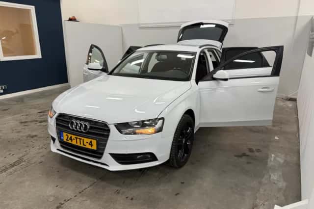Audi A4 (2012) thumbnail 6