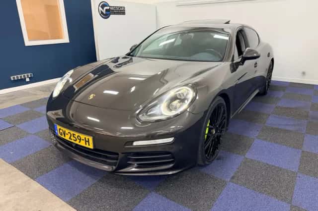 Porsche Panamera (2015) thumbnail 4