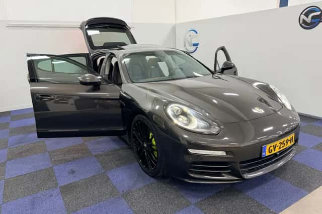 Porsche Panamera (2015) thumbnail 5
