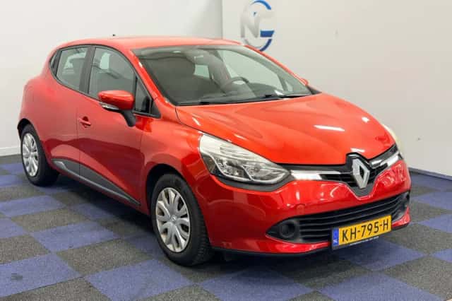 Renault Clio (2015) thumbnail 3