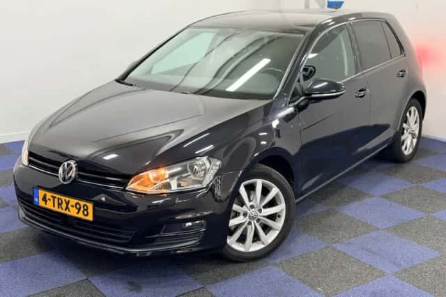 Volkswagen Golf (2013) thumbnail 2