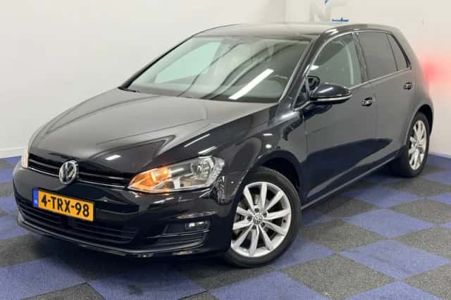 Volkswagen Golf (2013) thumbnail 3
