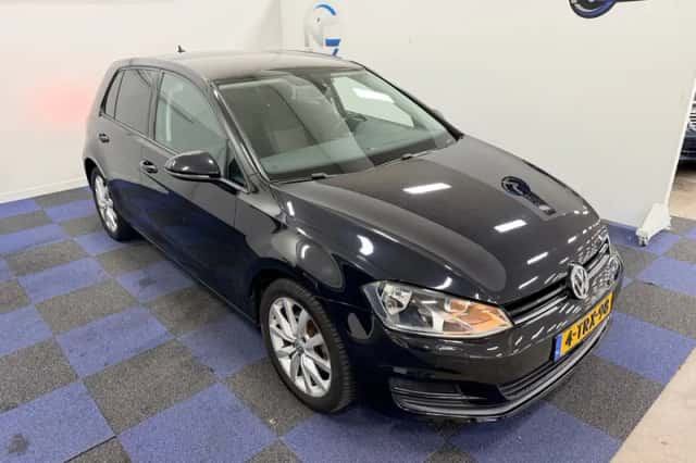 Volkswagen Golf (2013) thumbnail 4