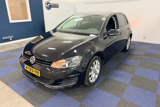 Volkswagen Golf (2013) thumbnail 5