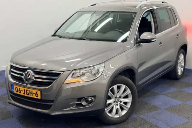 Volkswagen Tiguan (2009) thumbnail 1