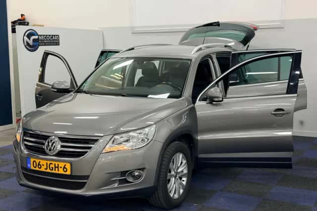 Volkswagen Tiguan (2009) thumbnail 6