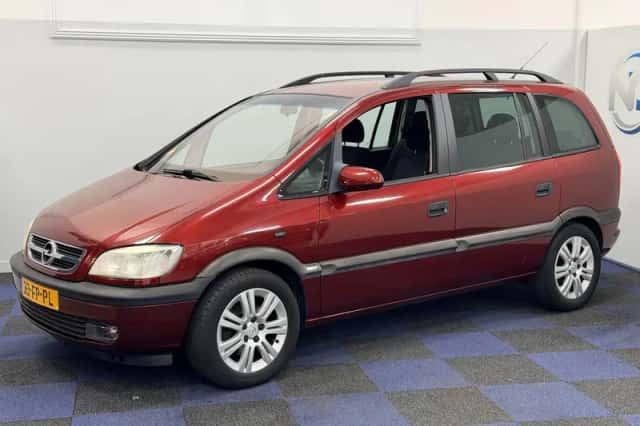 Opel Zafira (2000) thumbnail 3