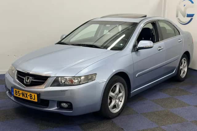 Honda Accord (2004) thumbnail 2