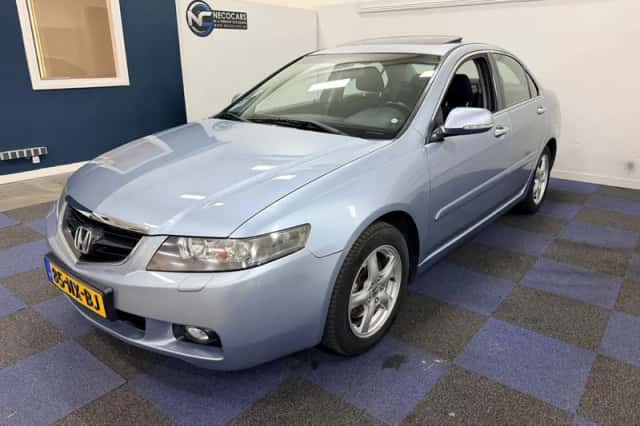 Honda Accord (2004) thumbnail 4