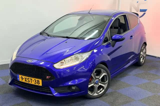 Ford Fiesta (2014) thumbnail 4