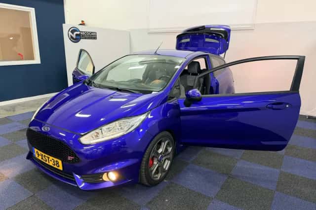 Ford Fiesta (2014) thumbnail 5