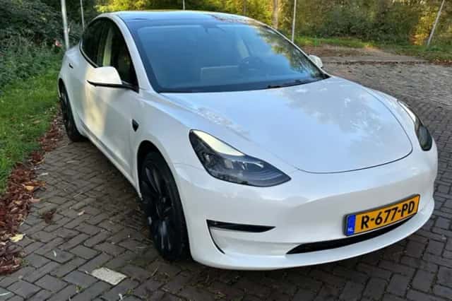 Tesla Model 3 (2021) thumbnail 3