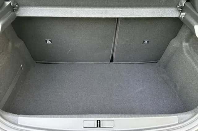 Peugeot 208 (2023) thumbnail 4