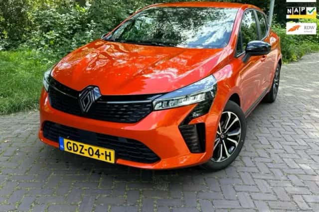 Renault Clio (2024) thumbnail 1