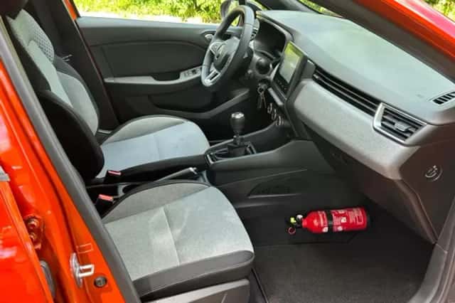 Renault Clio (2024) thumbnail 5