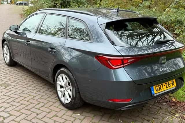 SEAT Leon Sportstourer (2021) thumbnail 2