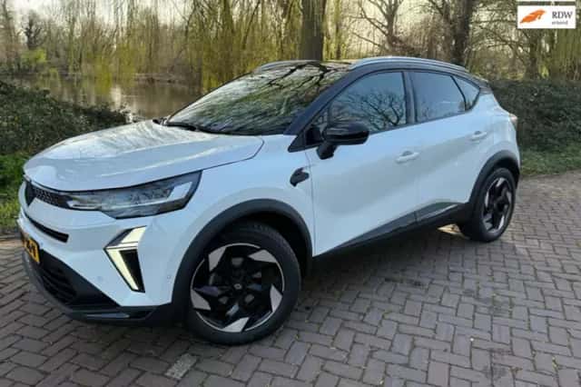 Renault Captur (2024) thumbnail 1