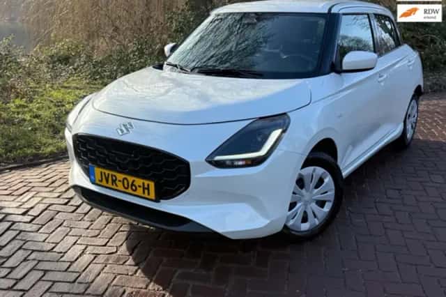 Suzuki Swift (2025) thumbnail 1