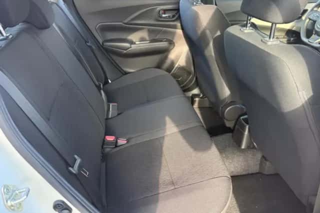 Suzuki Swift (2025) thumbnail 5